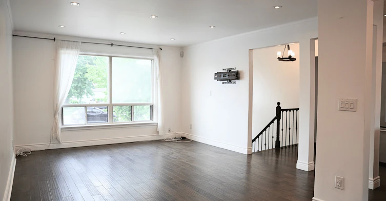 7 North Heights Road, Toronto, ON, M9B 2T2 - 2