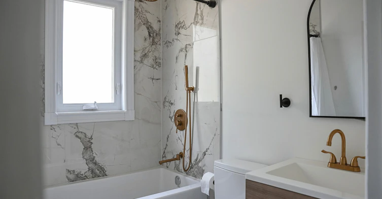 7 North Heights Road, Toronto, ON, M9B 2T2 - 9
