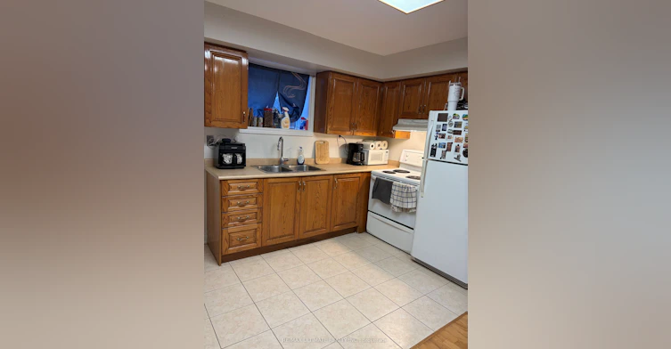 Bsmt-34 Peterborough Avenue, Toronto, ON, M6H 2K7 - 3