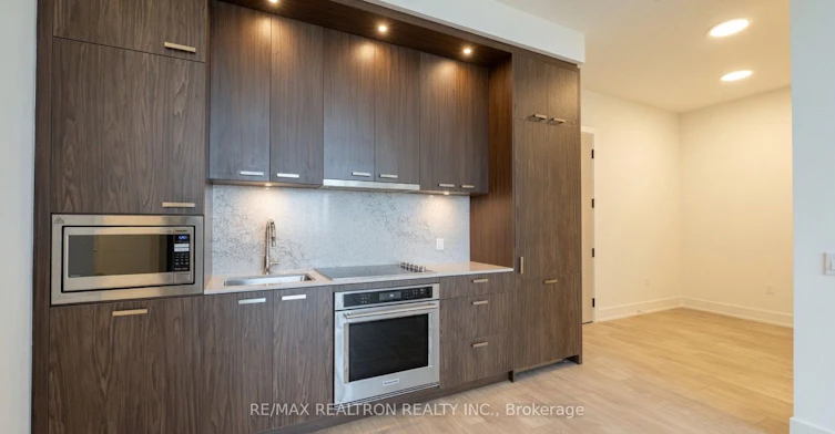 PH 35-858 Dupont Street, Toronto, ON, M6G 0C1