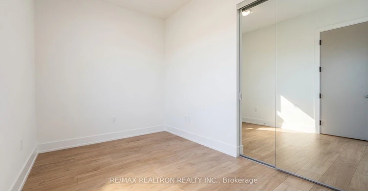PH 35-858 Dupont Street, Toronto, ON, M6G 0C1 - 3