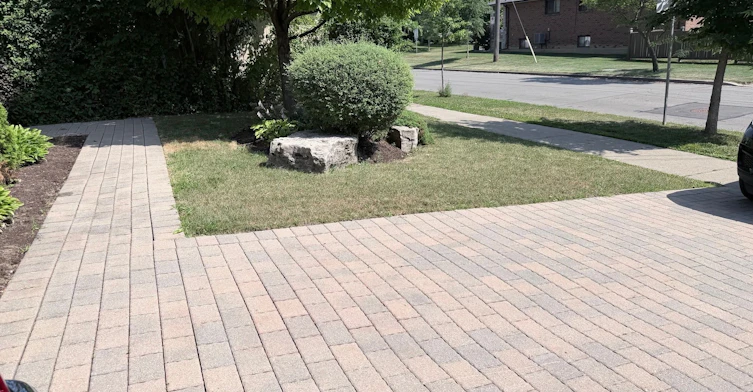 36 Strathburn Boulevard, Toronto, ON, M9M 2K3 - 2