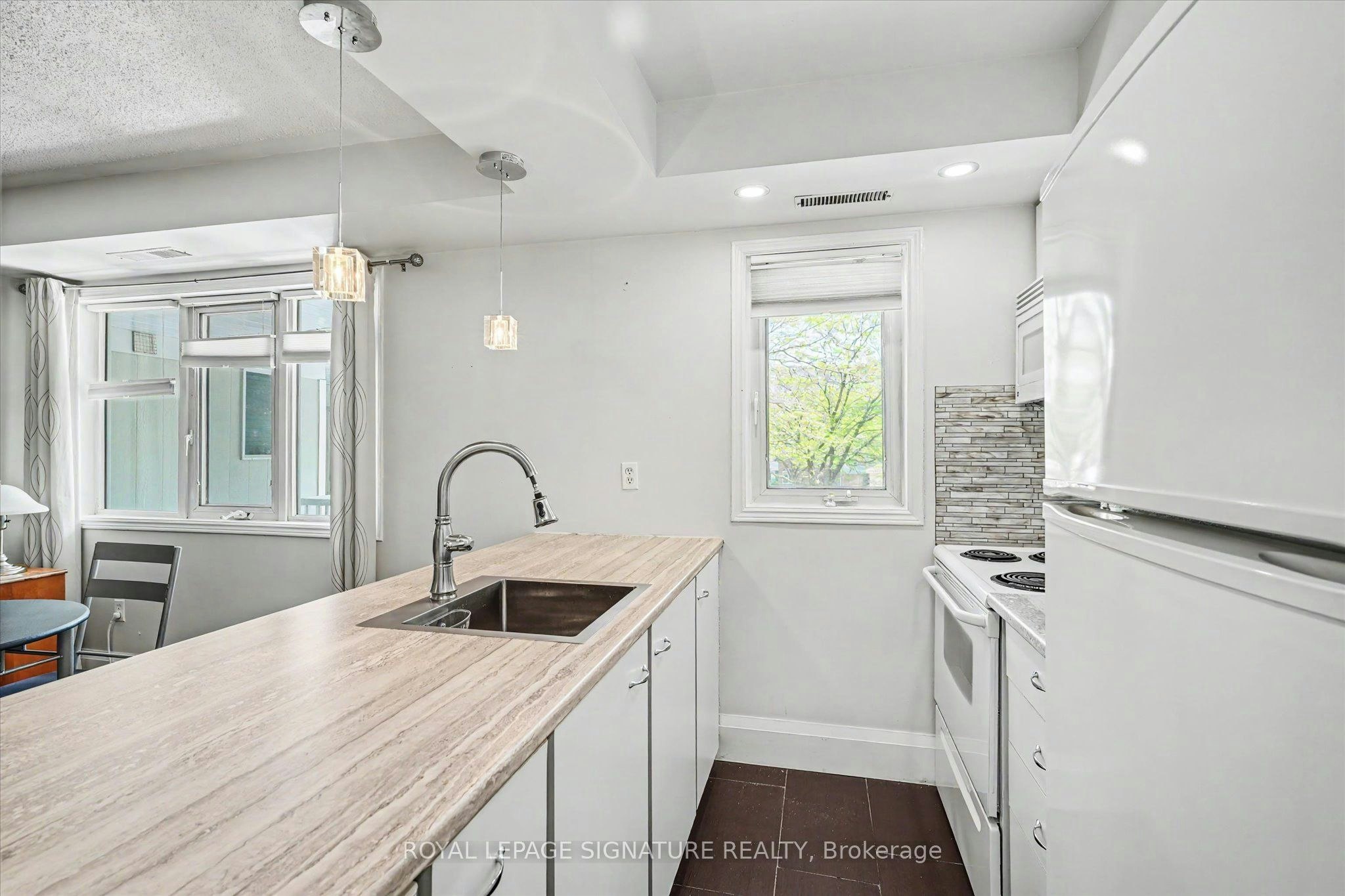 221-101 Bristol Road E, Mississauga, ON, L4Z 3P4 - 8