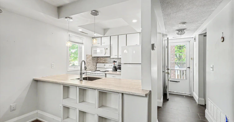 221-101 Bristol Road E, Mississauga, ON, L4Z 3P4 - 6