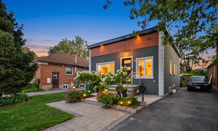 30 Maple Avenue N