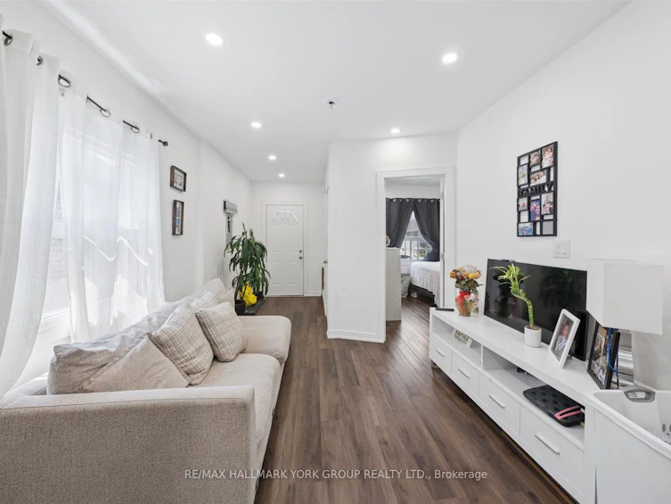 49 Cordella Avenue, Toronto, ON, M6N 2J7 - 4