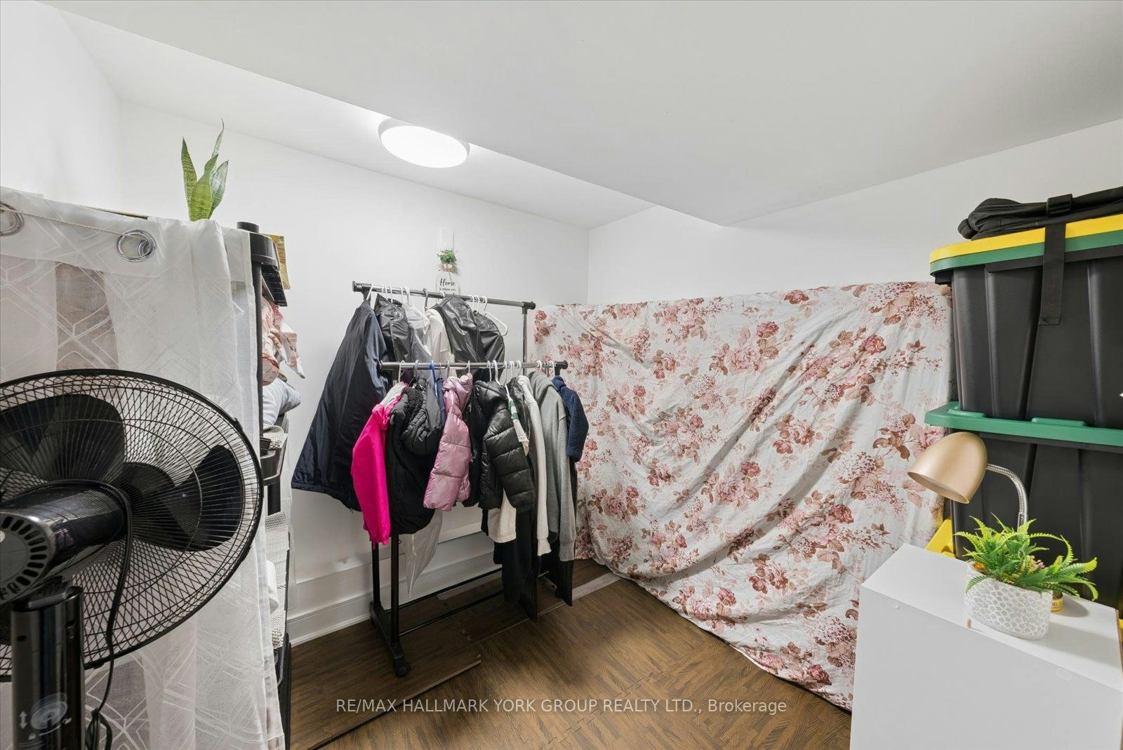 49 Cordella Avenue, Toronto, ON, M6N 2J7 - 32