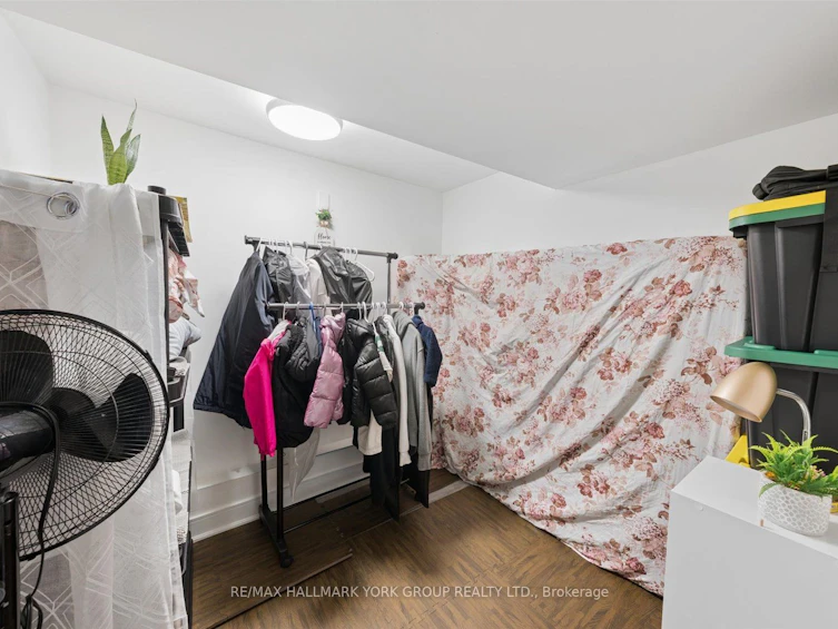 49 Cordella Avenue, Toronto, ON, M6N 2J7 - 32