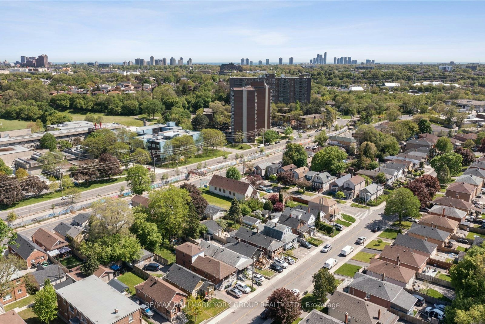 49 Cordella Avenue, Toronto, ON, M6N 2J7 - 48