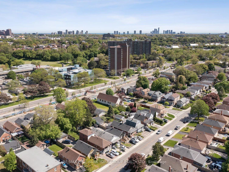 49 Cordella Avenue, Toronto, ON, M6N 2J7 - 48