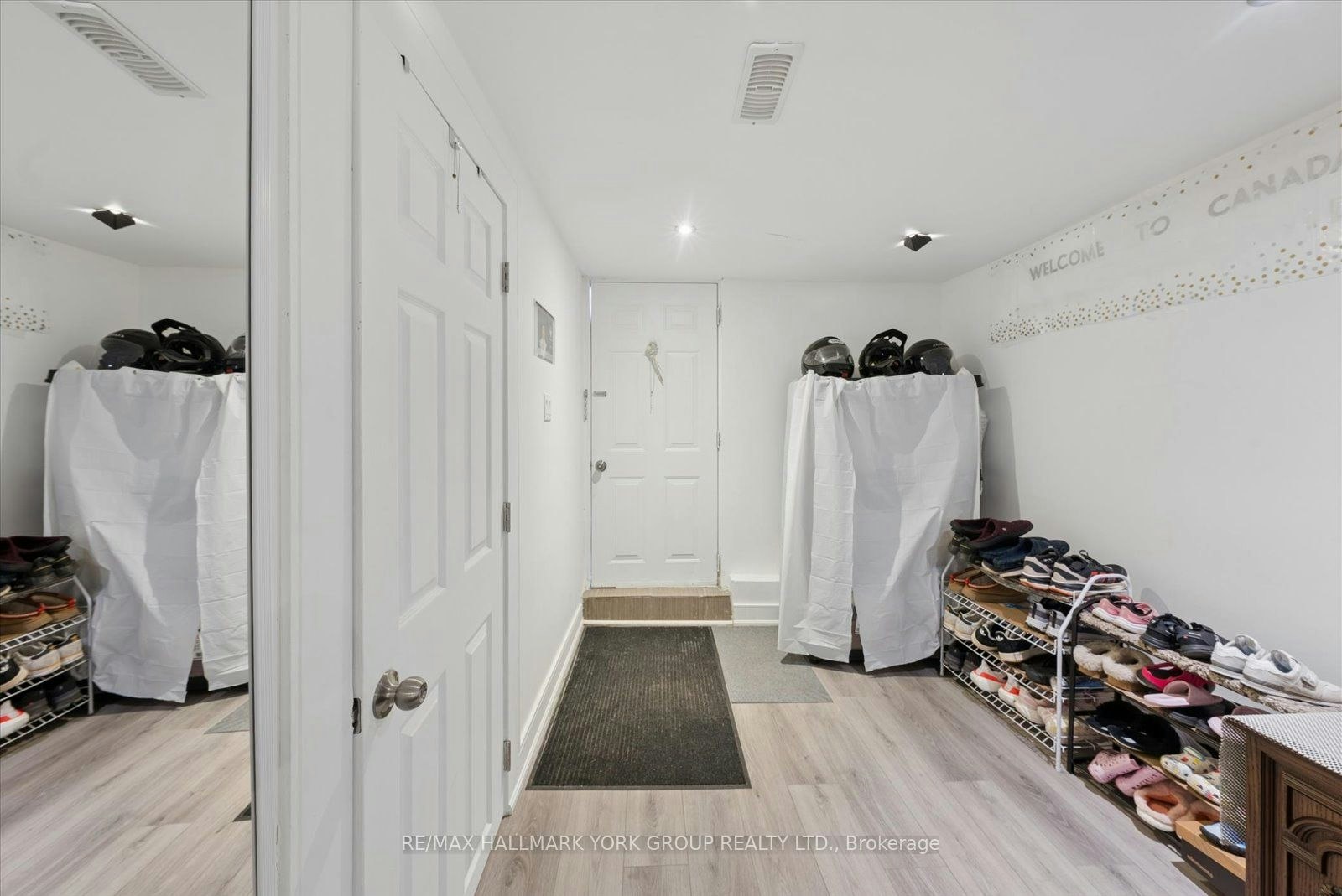 49 Cordella Avenue, Toronto, ON, M6N 2J7 - 21