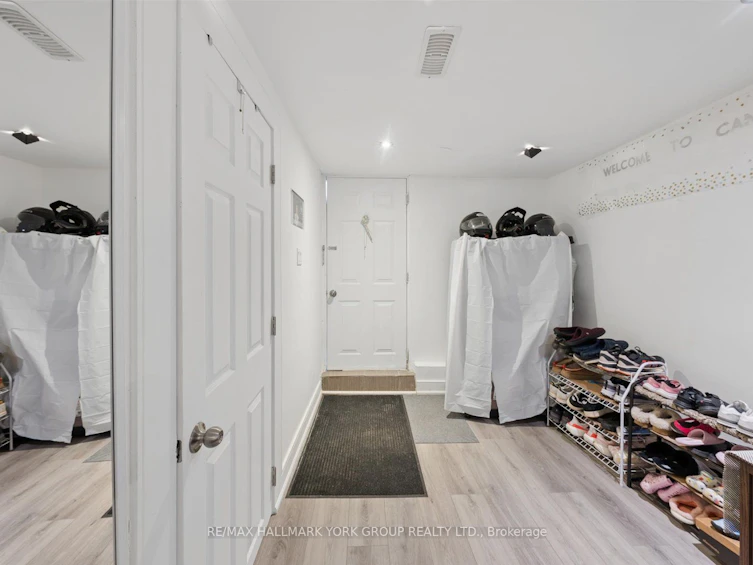 49 Cordella Avenue, Toronto, ON, M6N 2J7 - 21