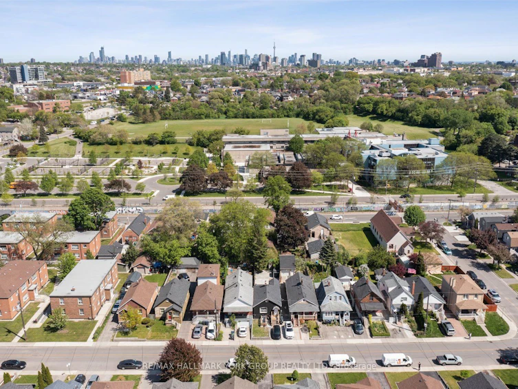 49 Cordella Avenue, Toronto, ON, M6N 2J7 - 46