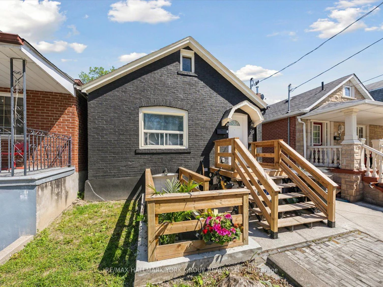 49 Cordella Avenue, Toronto, ON, M6N 2J7
