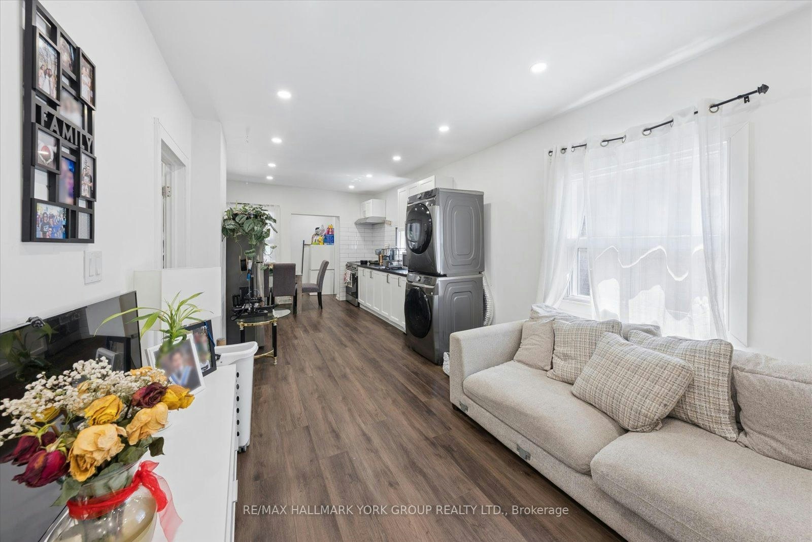 49 Cordella Avenue, Toronto, ON, M6N 2J7 - 7