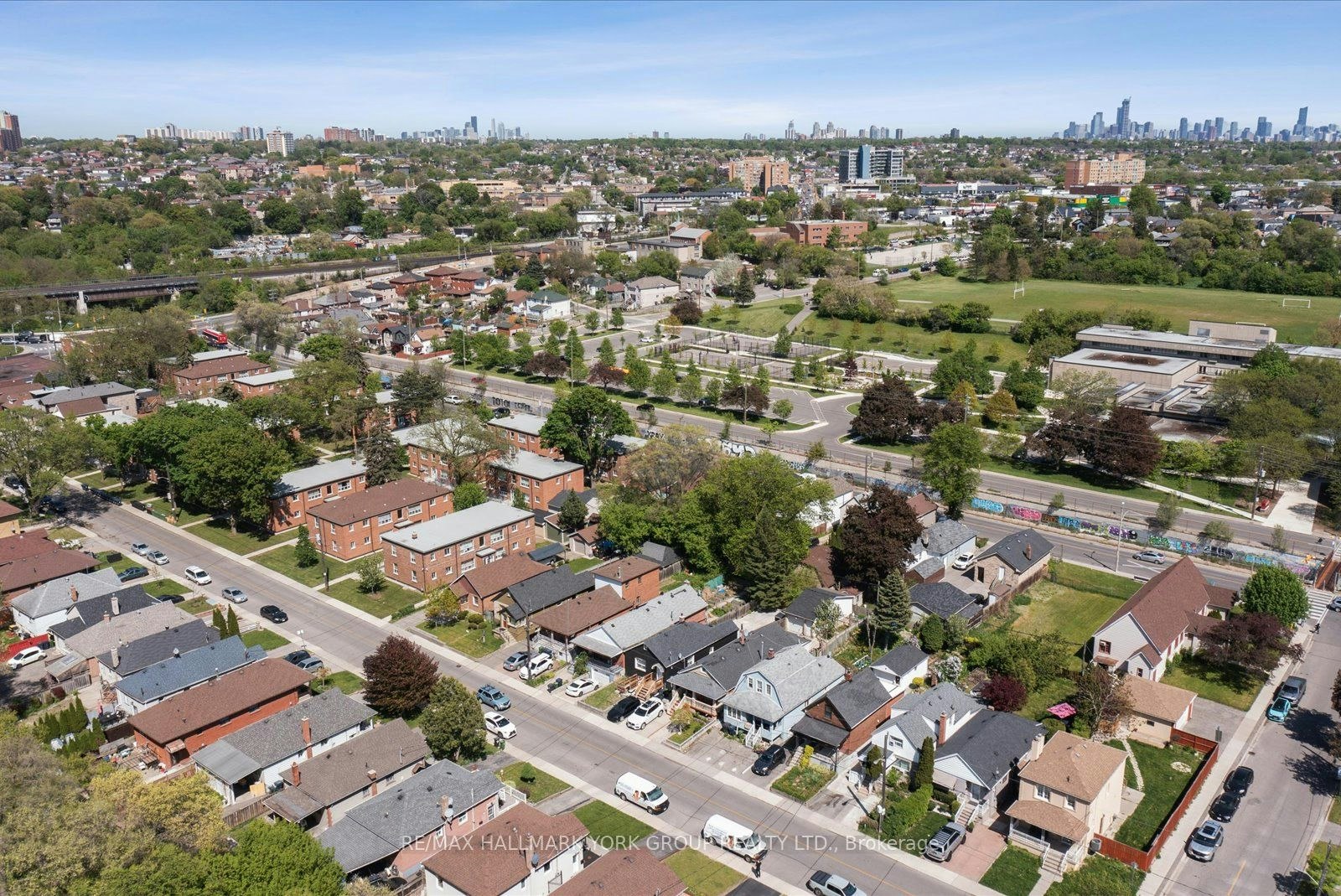 49 Cordella Avenue, Toronto, ON, M6N 2J7 - 47