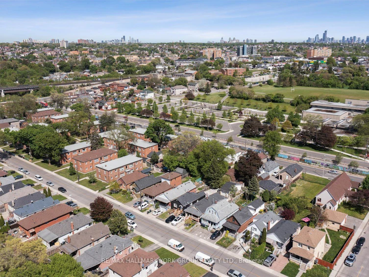 49 Cordella Avenue, Toronto, ON, M6N 2J7 - 47