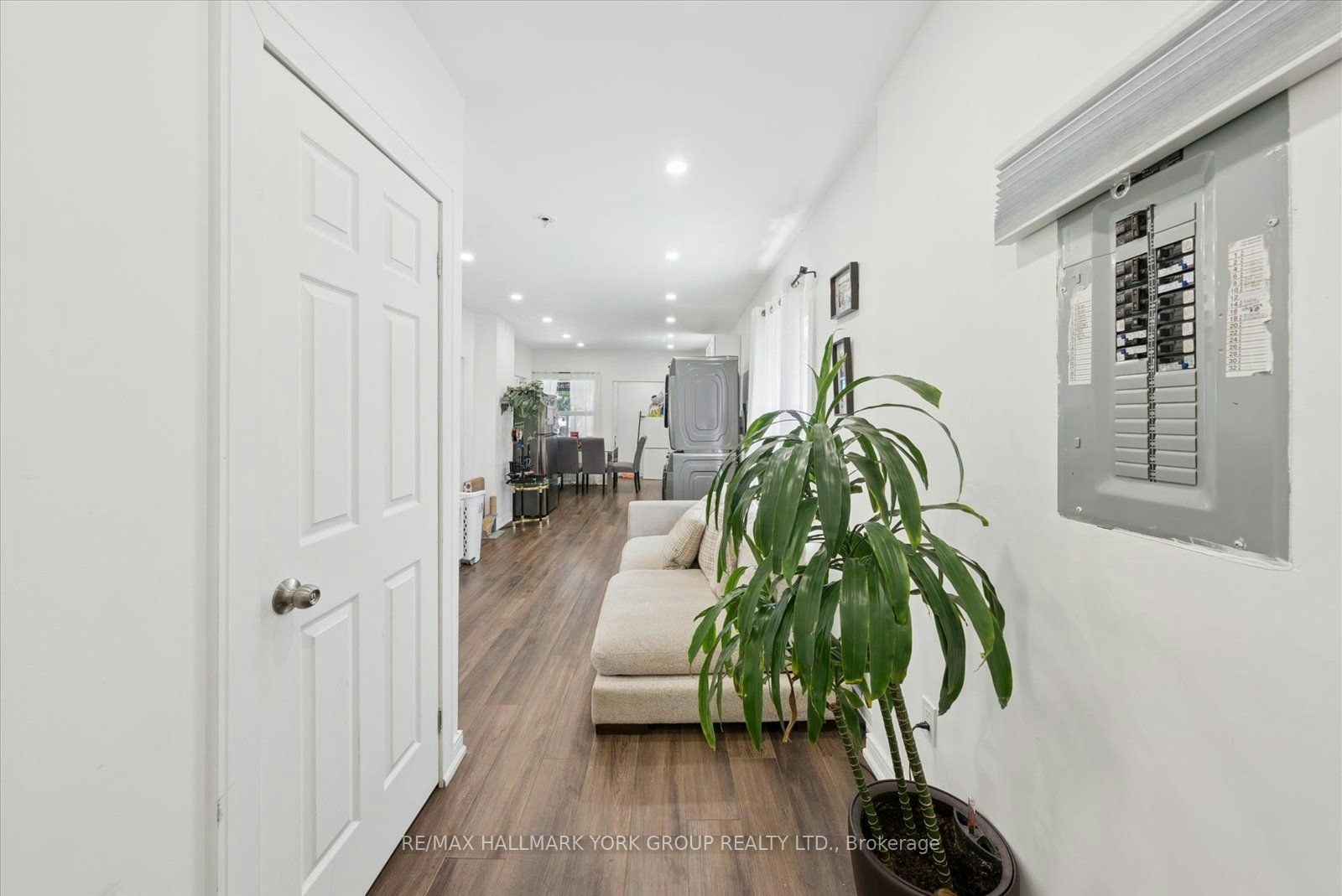 49 Cordella Avenue, Toronto, ON, M6N 2J7 - 5