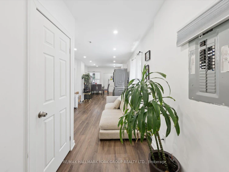 49 Cordella Avenue, Toronto, ON, M6N 2J7 - 5