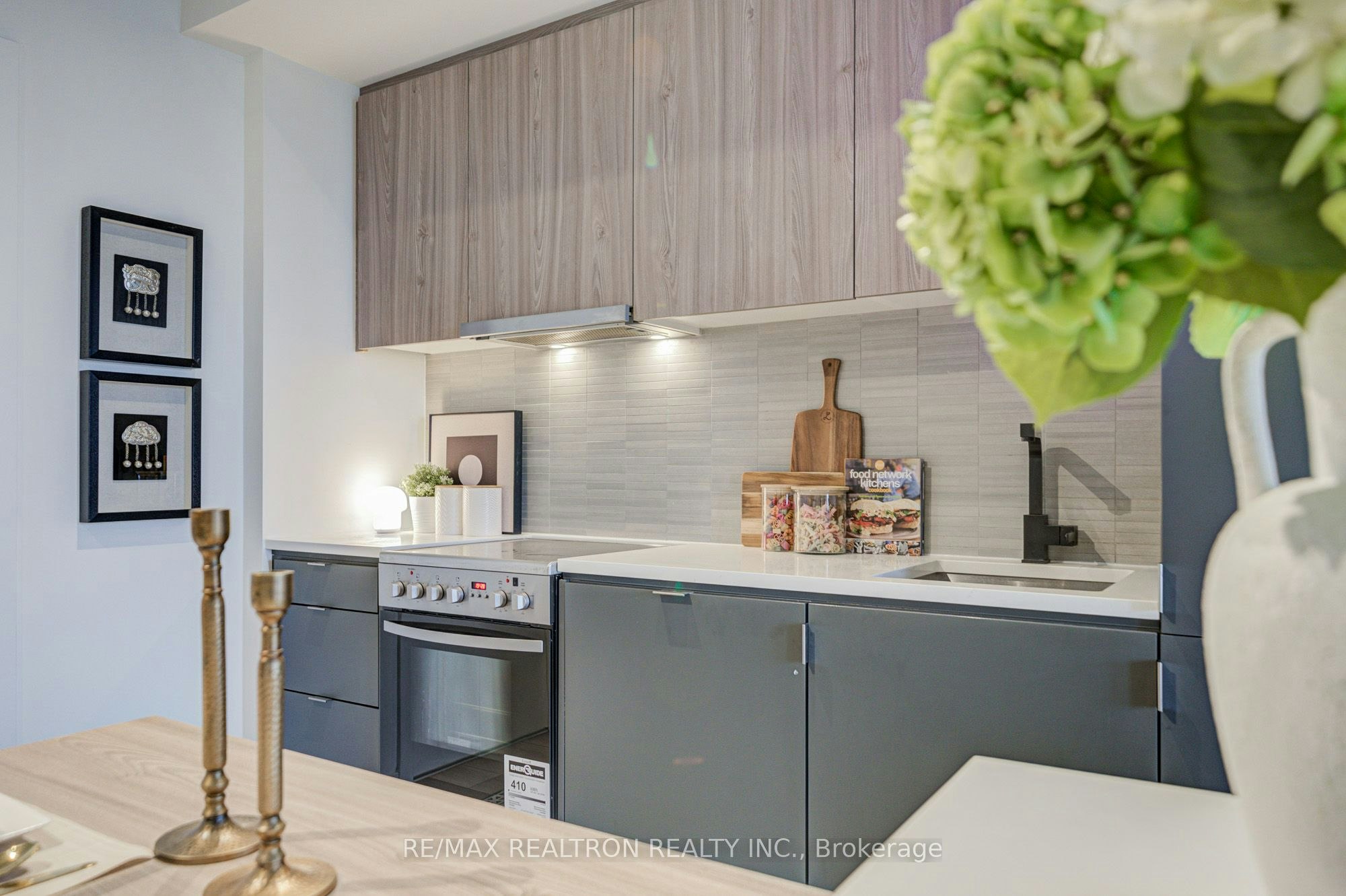 518-7 Smith Crescent, Toronto, ON, M8Z 0G3 - 13