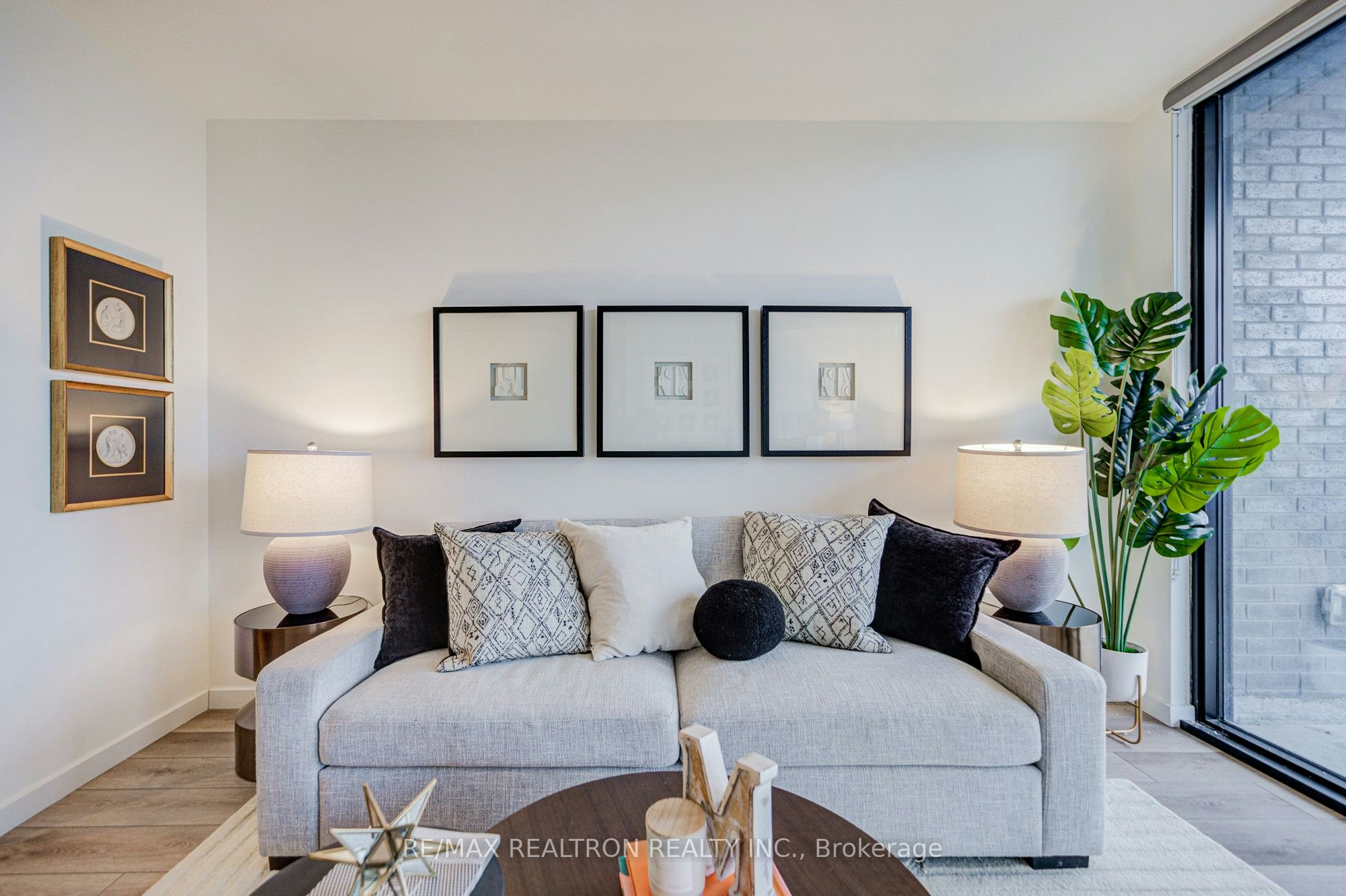 518-7 Smith Crescent, Toronto, ON, M8Z 0G3 - 17
