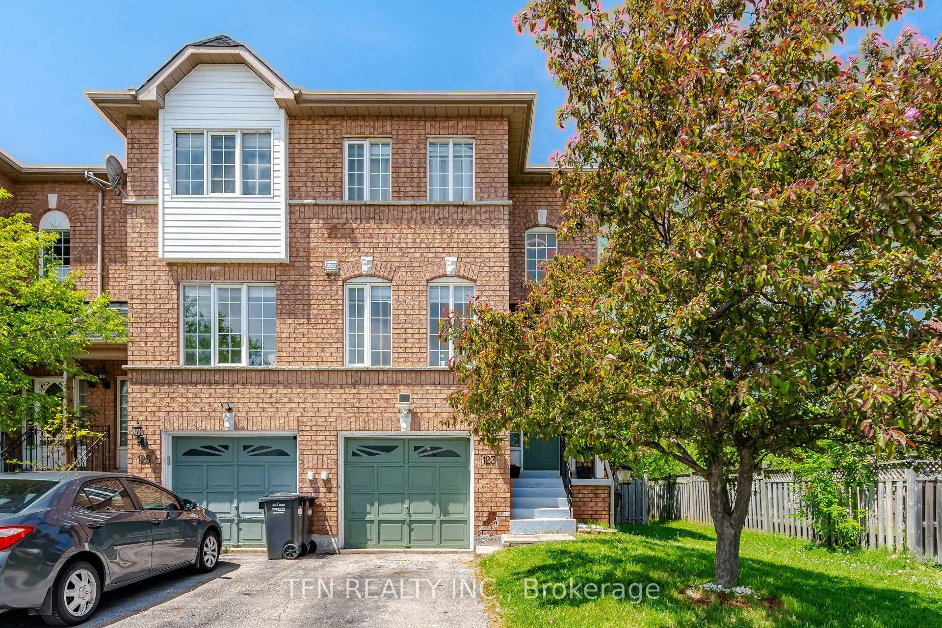 123 Brickyard Way, Brampton, ON, L6V 4M2