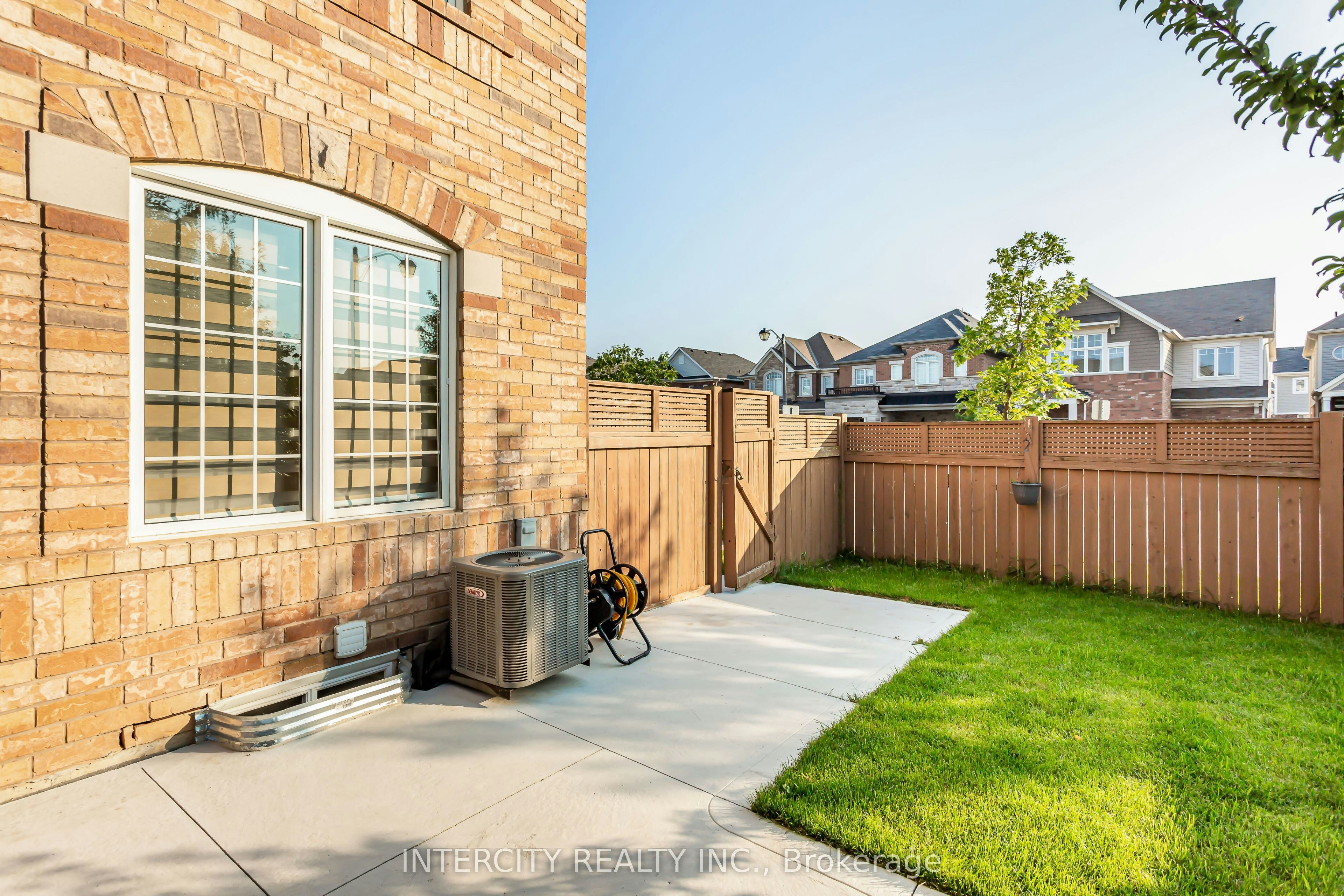 689 Ambroise Crescent N, Milton, ON, L9T 0M4 - 17