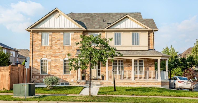 689 Ambroise Crescent N, Milton, ON, L9T 0M4