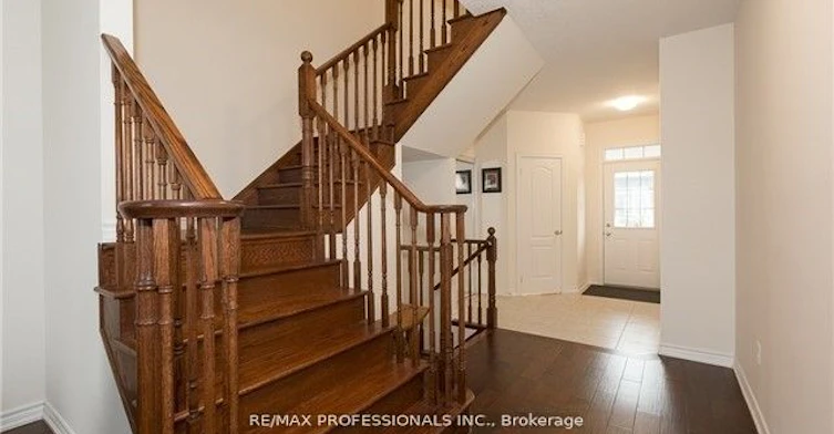 650 Murray Meadows Place, Milton, ON, L9T 8L7 - 4