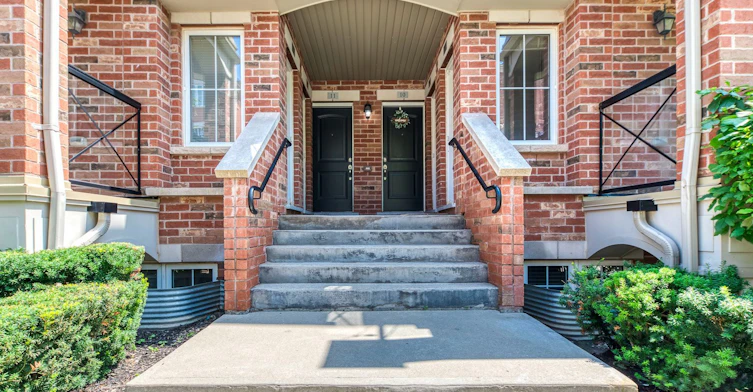 #8-2464 Post Road, Oakville, ON, L6H 0J2 - 2