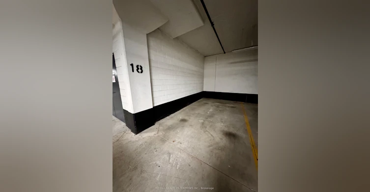 62-28 Fieldway Road, Toronto, ON, M8Z 0E3 - 9