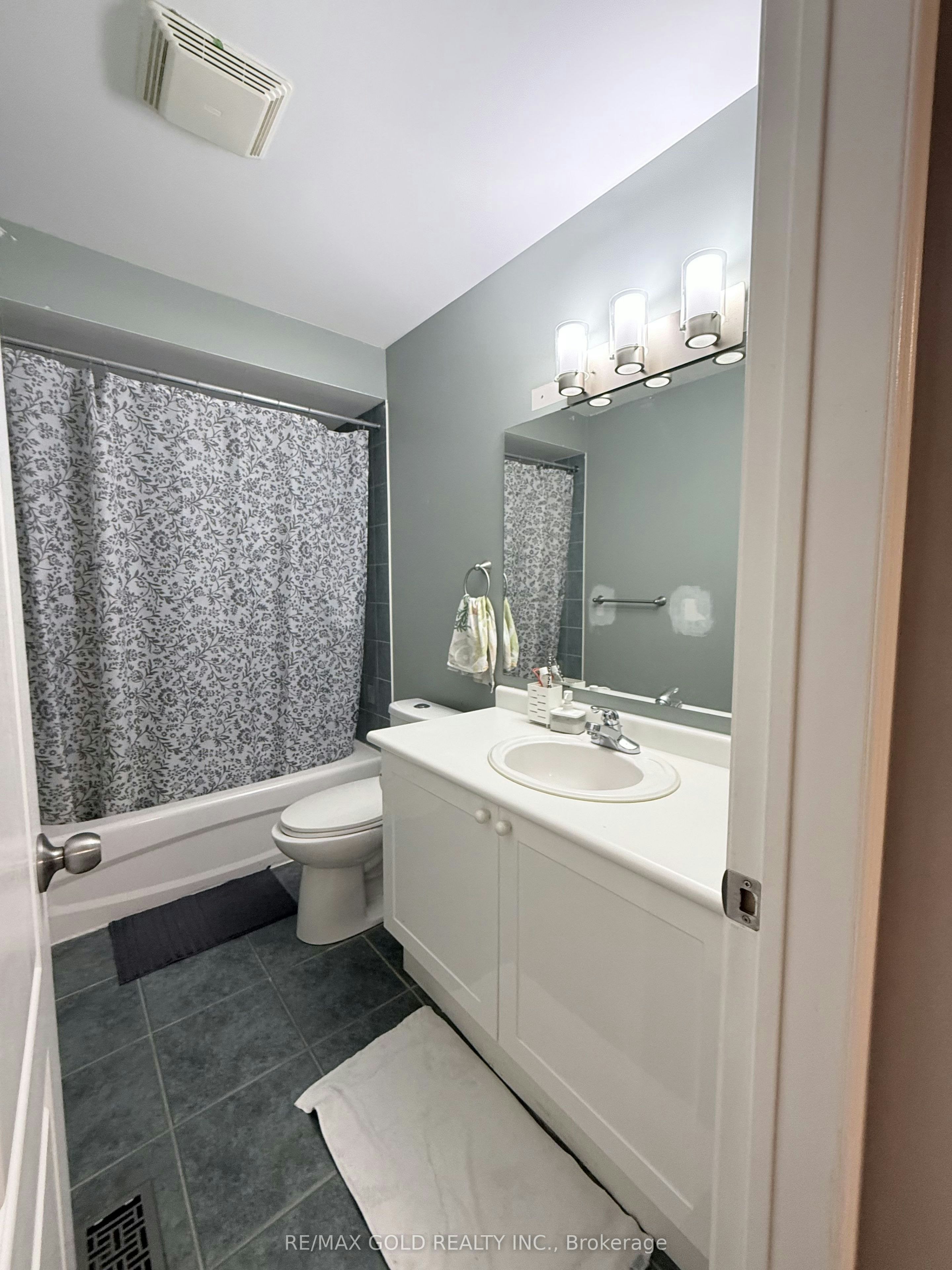 24 Junction Crescent, Brampton, ON, L7A 2G6 - 18