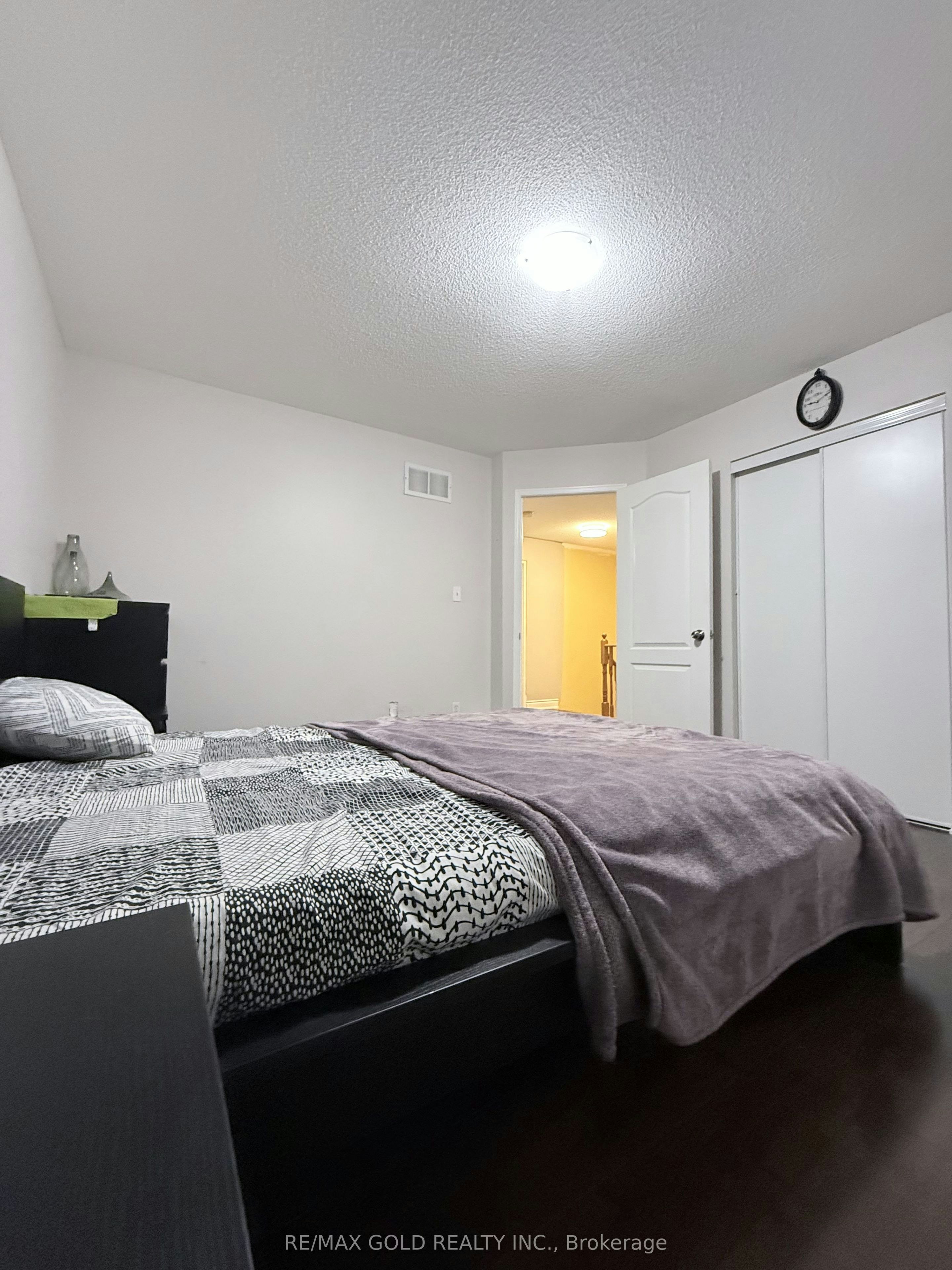24 Junction Crescent, Brampton, ON, L7A 2G6 - 14