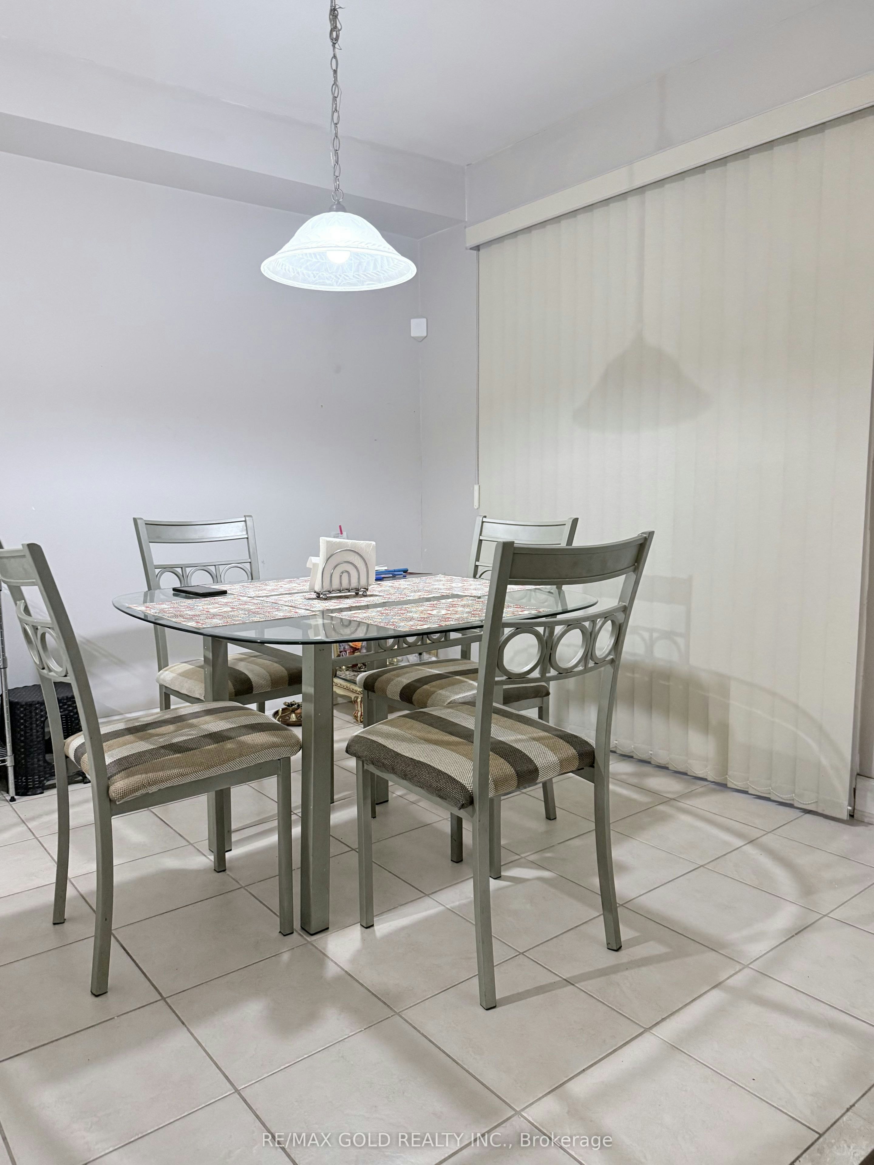 24 Junction Crescent, Brampton, ON, L7A 2G6 - 4