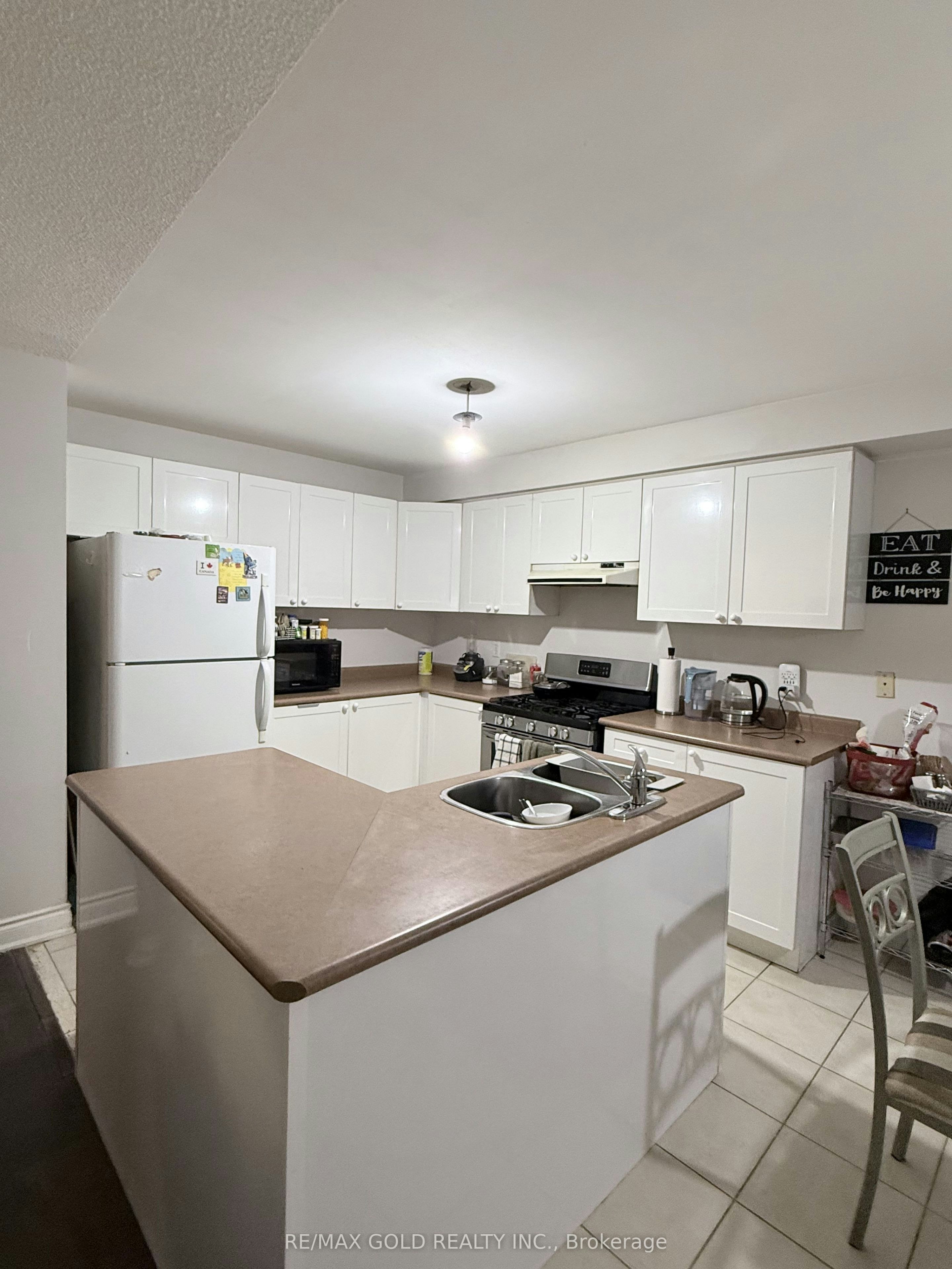 24 Junction Crescent, Brampton, ON, L7A 2G6 - 5