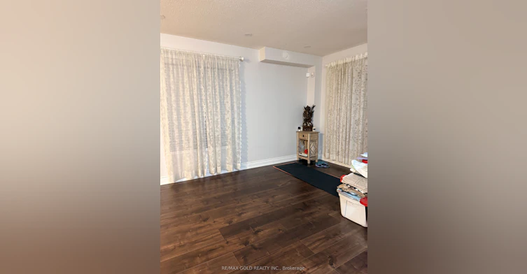 24 Junction Crescent, Brampton, ON, L7A 2G6 - 2