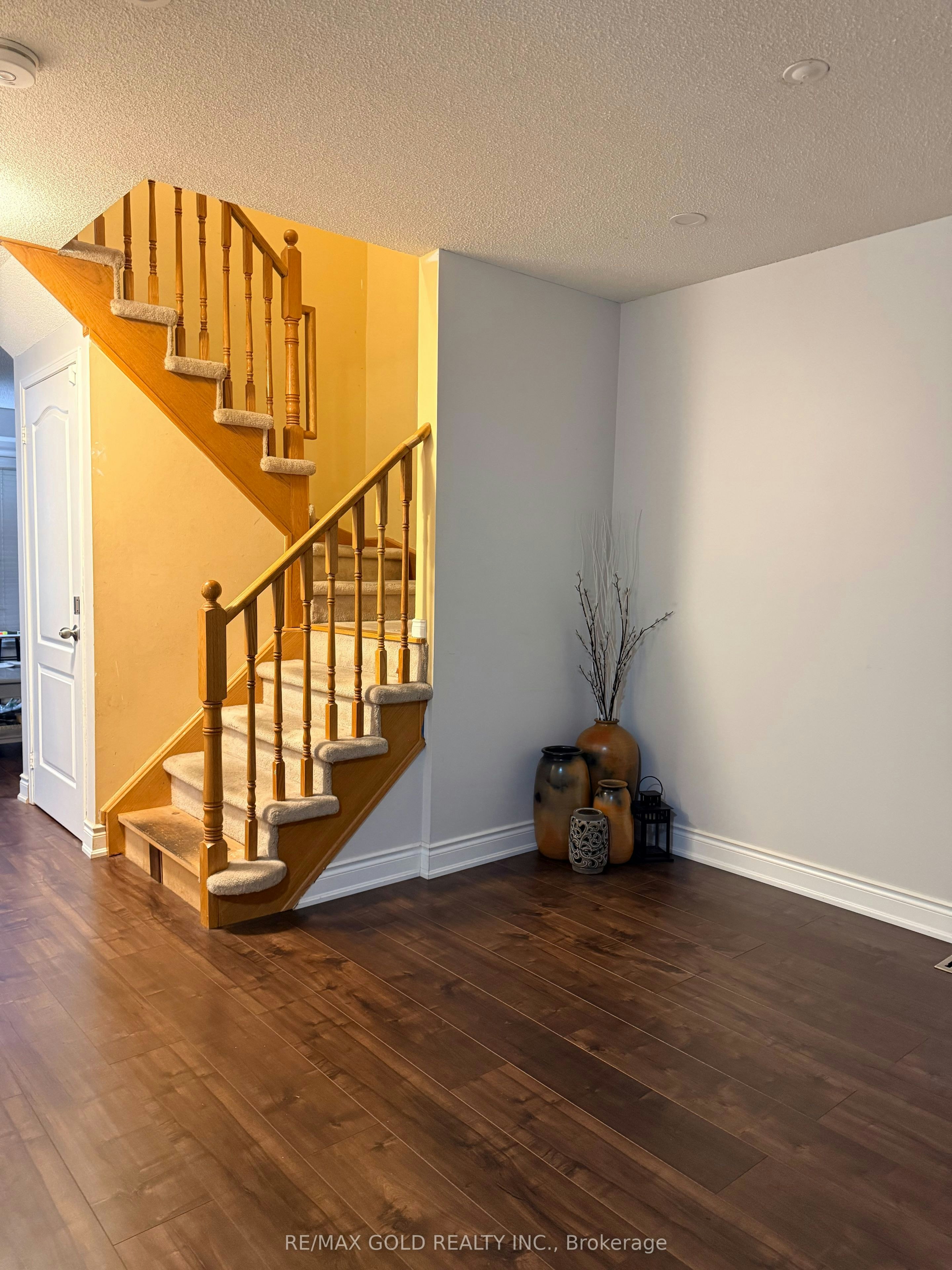 24 Junction Crescent, Brampton, ON, L7A 2G6 - 3