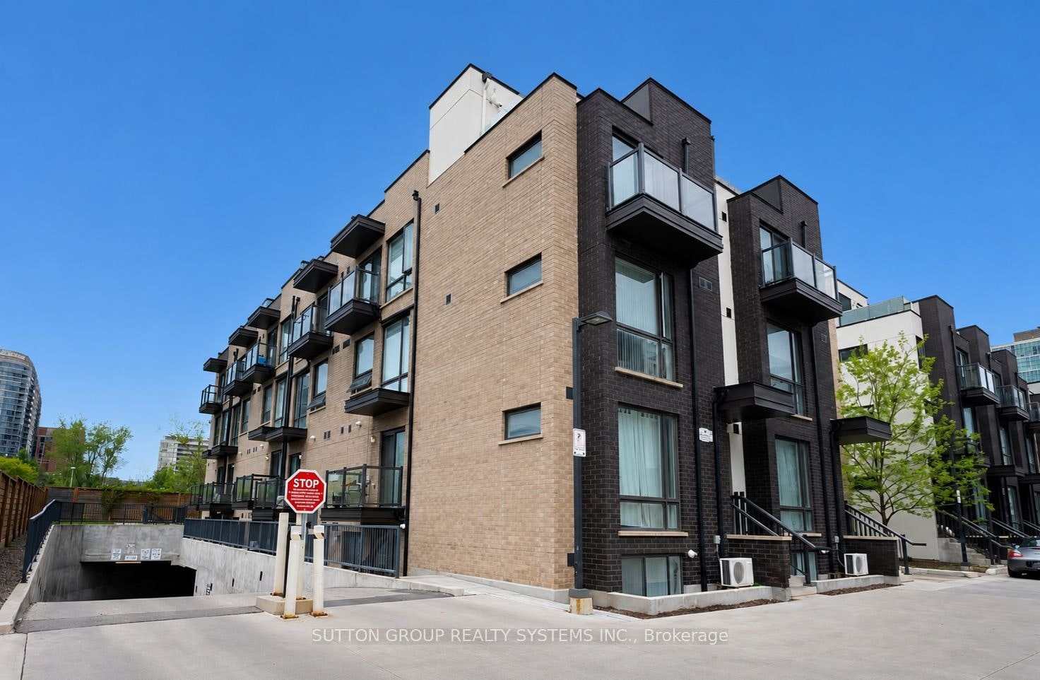 126-34 Fieldway Road, Toronto, ON, M8Z 0E3 - 3