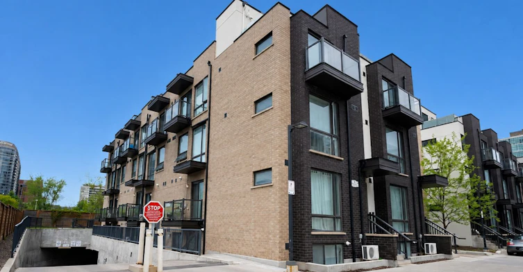 126-34 Fieldway Road, Toronto, ON, M8Z 0E3 - 3