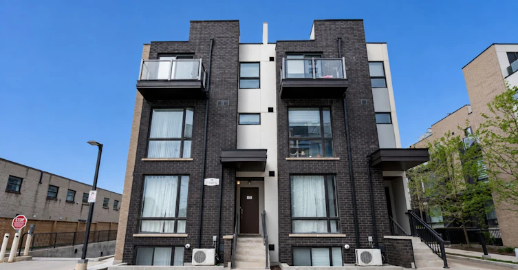 126-34 Fieldway Road, Toronto, ON, M8Z 0E3 - 2
