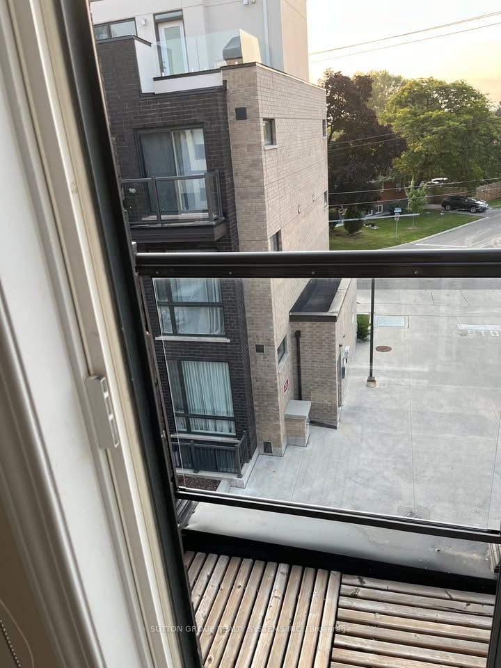 126-34 Fieldway Road, Toronto, ON, M8Z 0E3 - 13
