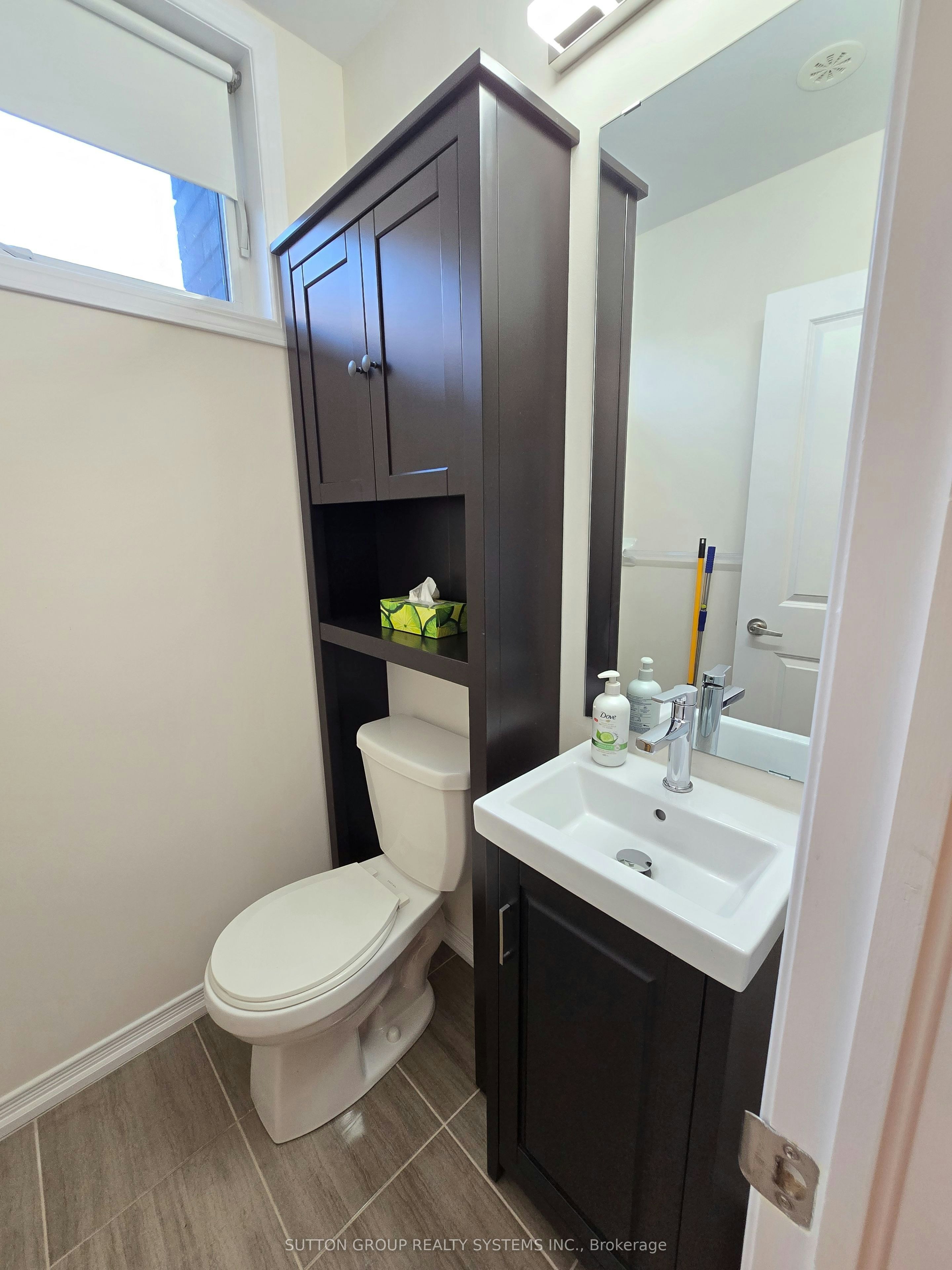 126-34 Fieldway Road, Toronto, ON, M8Z 0E3 - 9