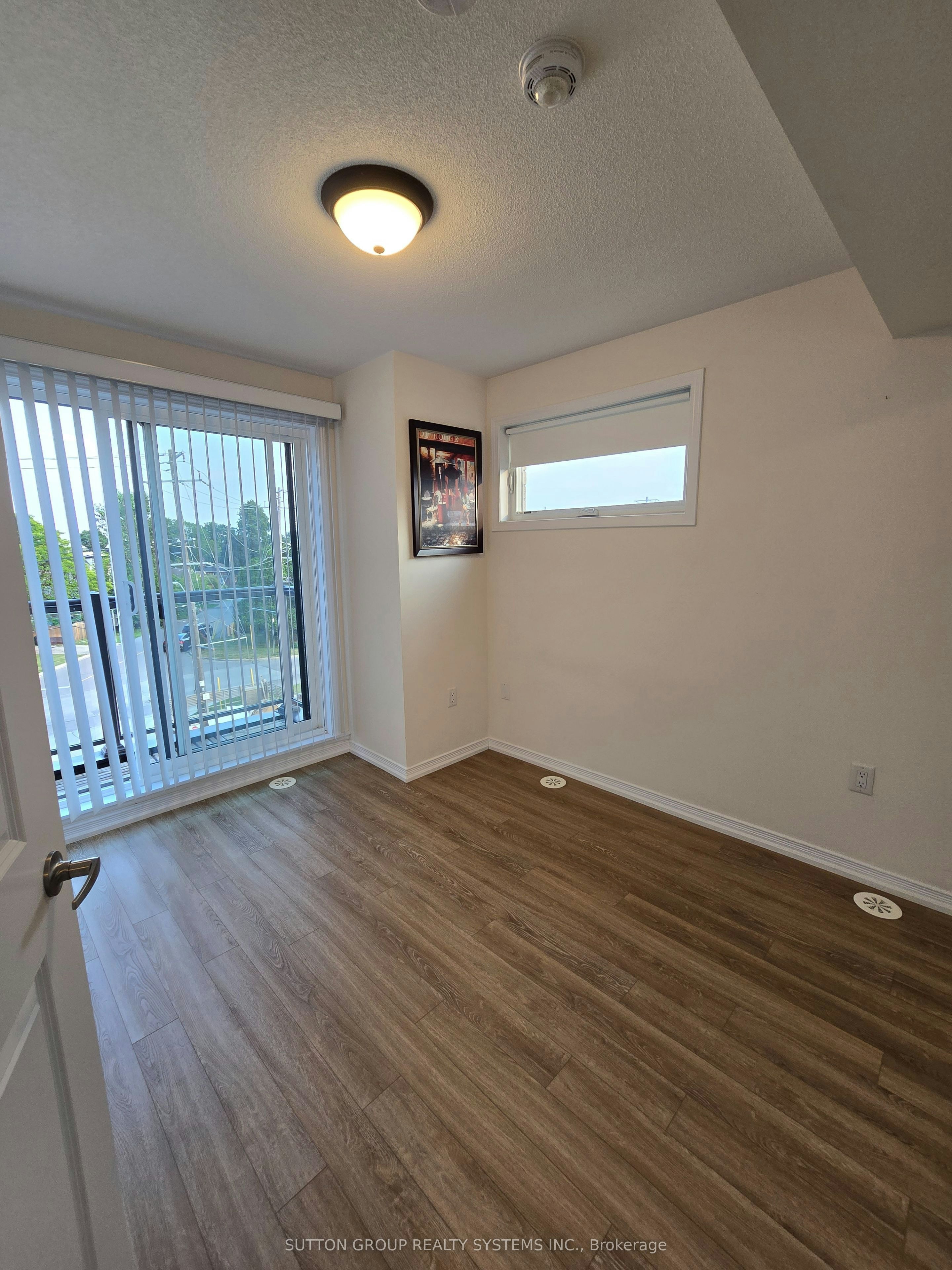 126-34 Fieldway Road, Toronto, ON, M8Z 0E3 - 11
