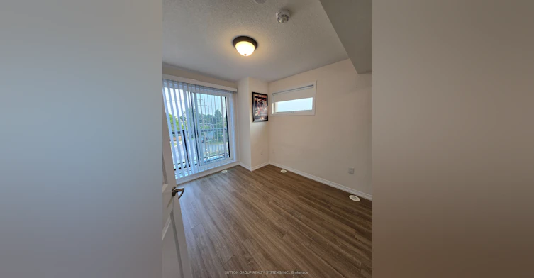 126-34 Fieldway Road, Toronto, ON, M8Z 0E3 - 11