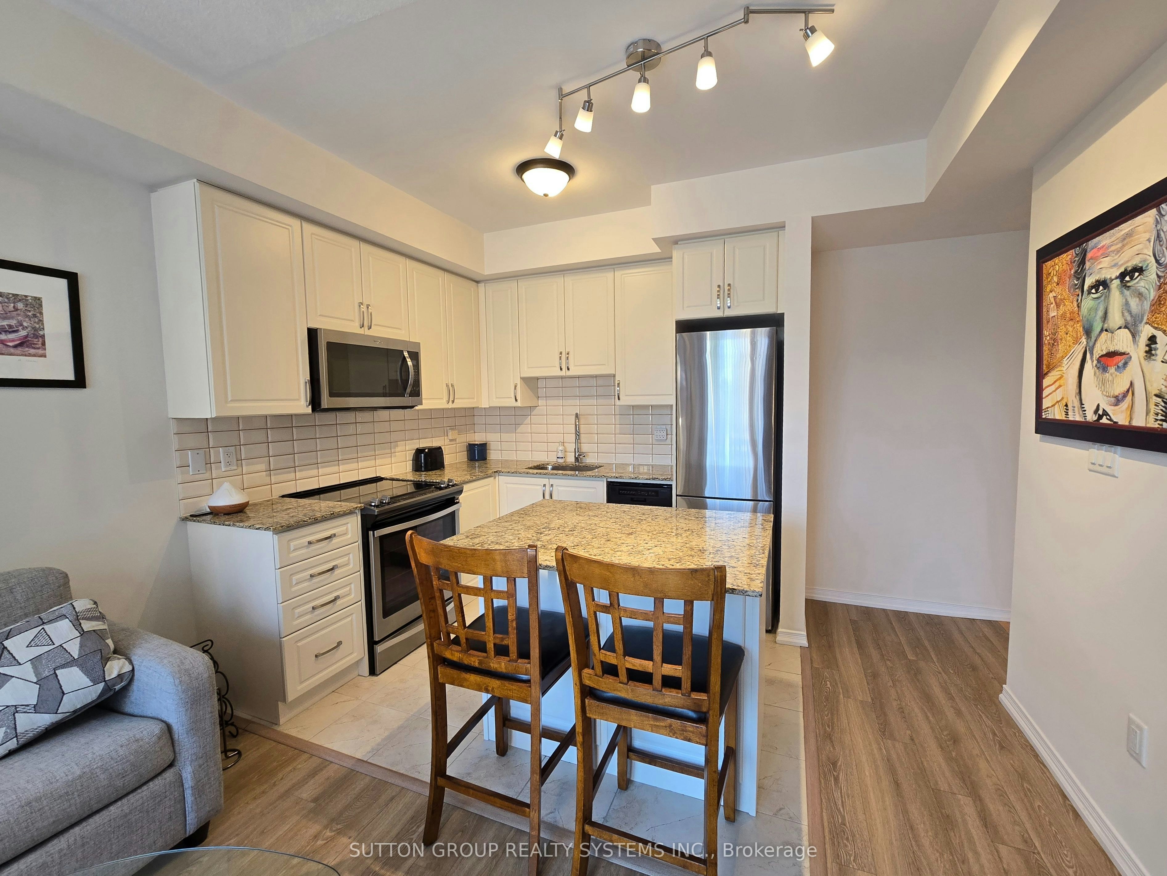 126-34 Fieldway Road, Toronto, ON, M8Z 0E3