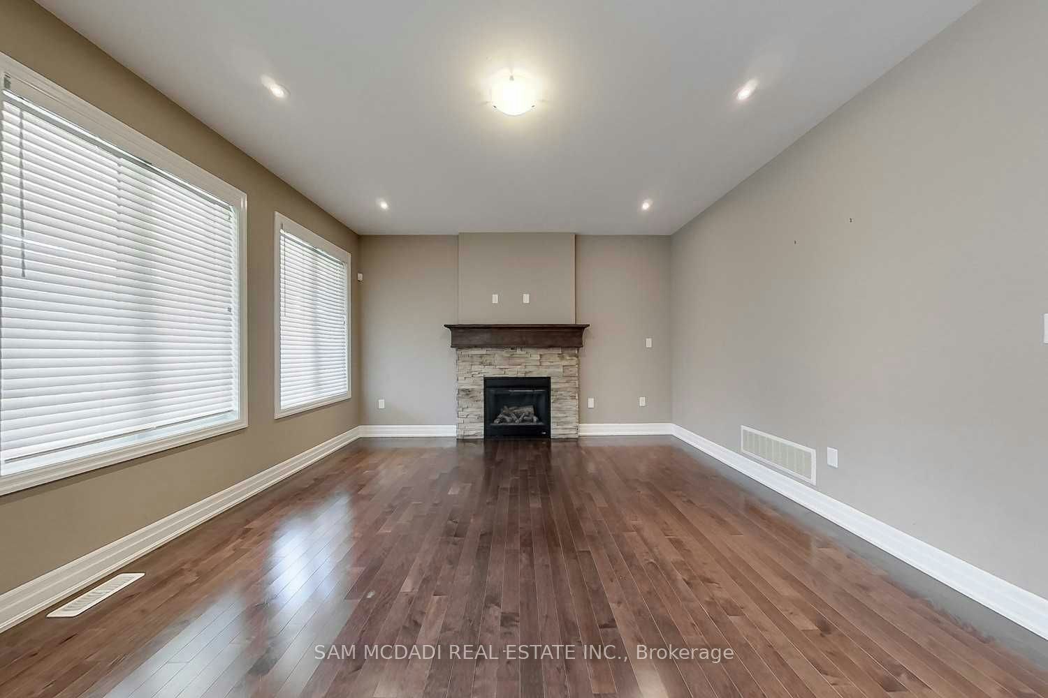 Upper-190 Culp Trail, Oakville, ON, L6M 0W2 - 3