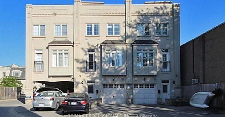 3-2351 Lakeshore Road W, Oakville, ON, L6L 1H4