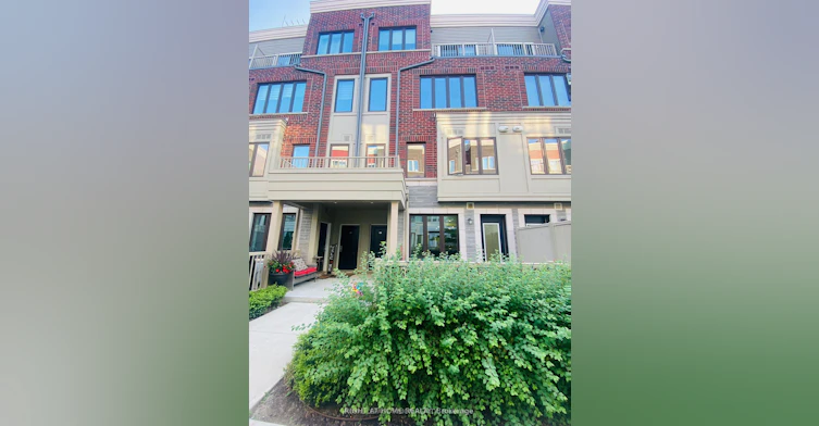 24-85 Eastwood Park Gardens, Toronto, ON, M8W 0B2