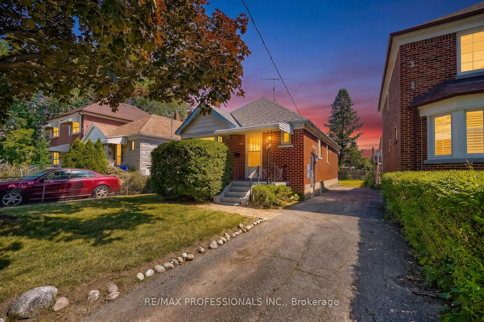 53 Twenty First Street, Toronto, ON, M8V 3L8