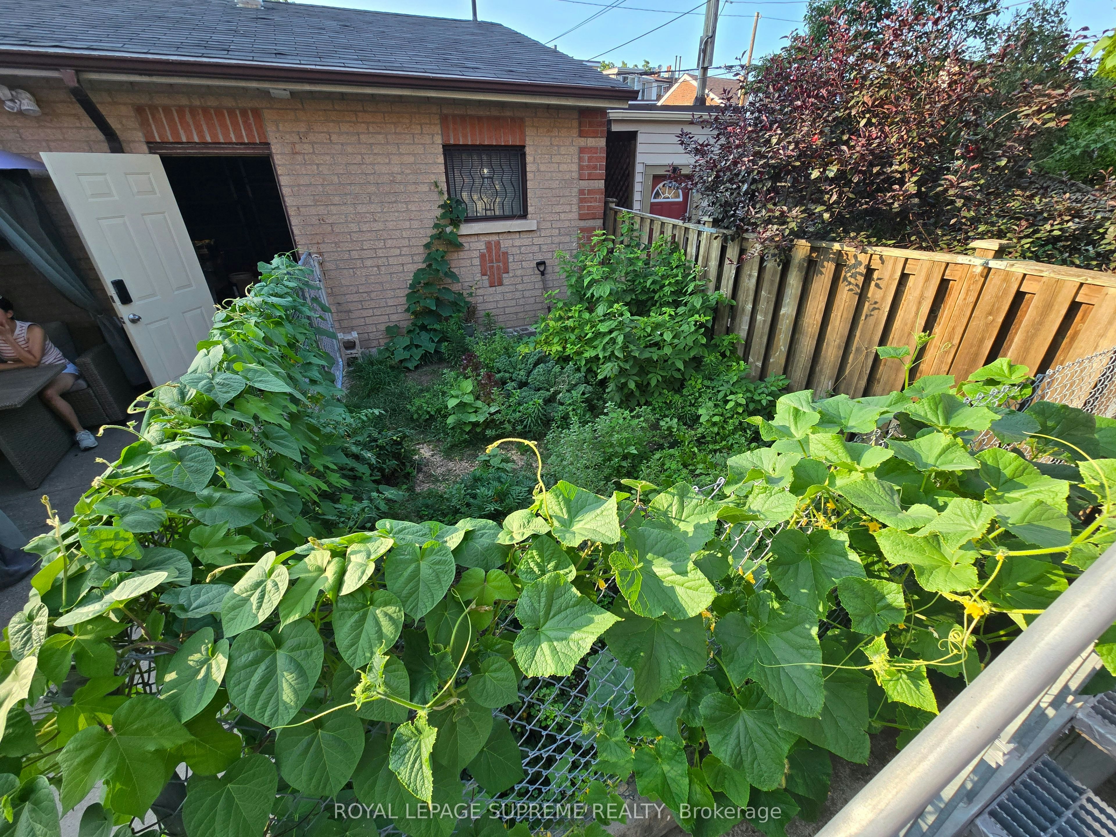 Basement-20 Edna Avenue, Toronto, ON, M6P 1B8 - 23